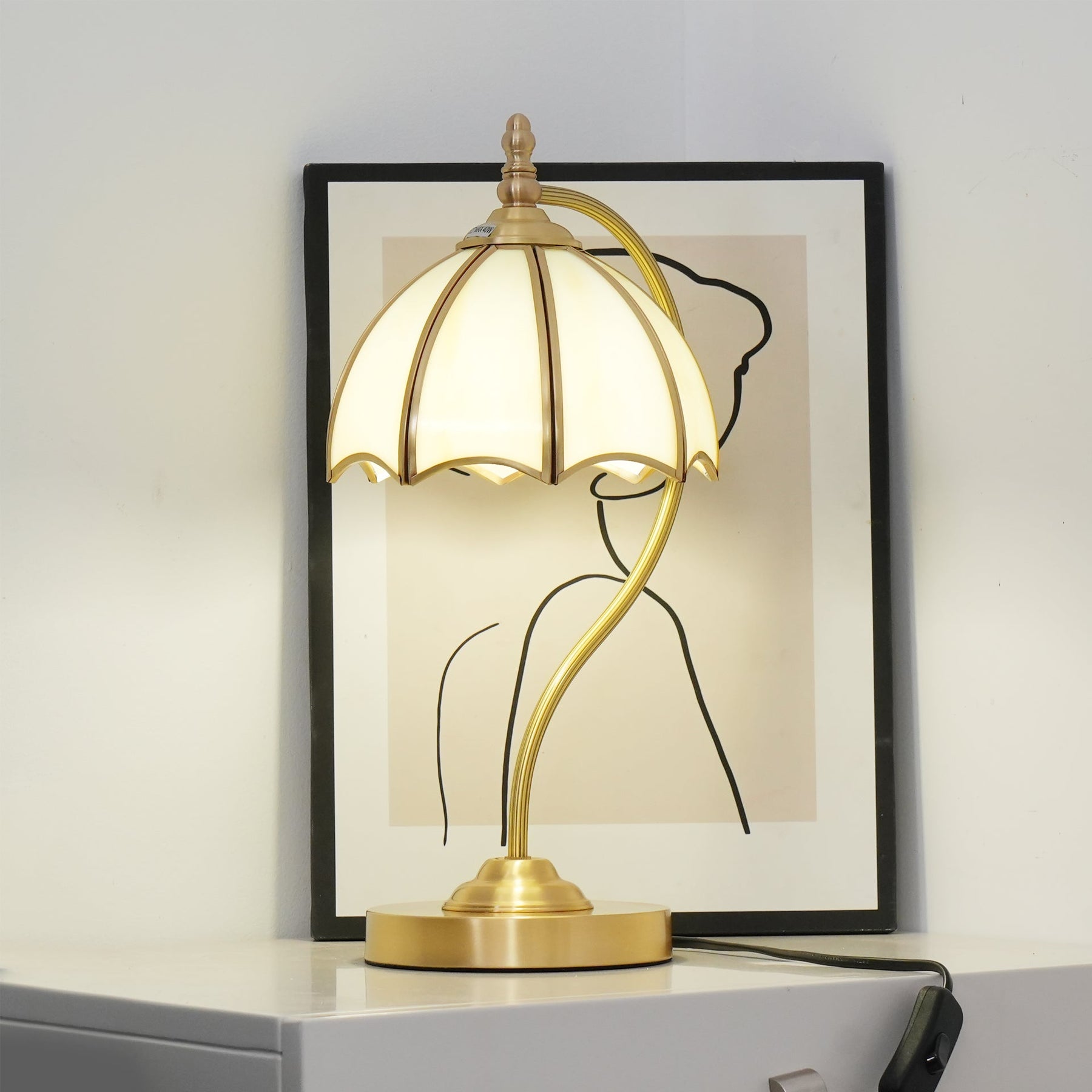 Lampe de Table en Laiton et Verre - Design Élégant en Forme de Parapluie