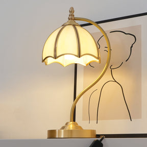Lampe de Table en Laiton et Verre - Design Élégant en Forme de Parapluie