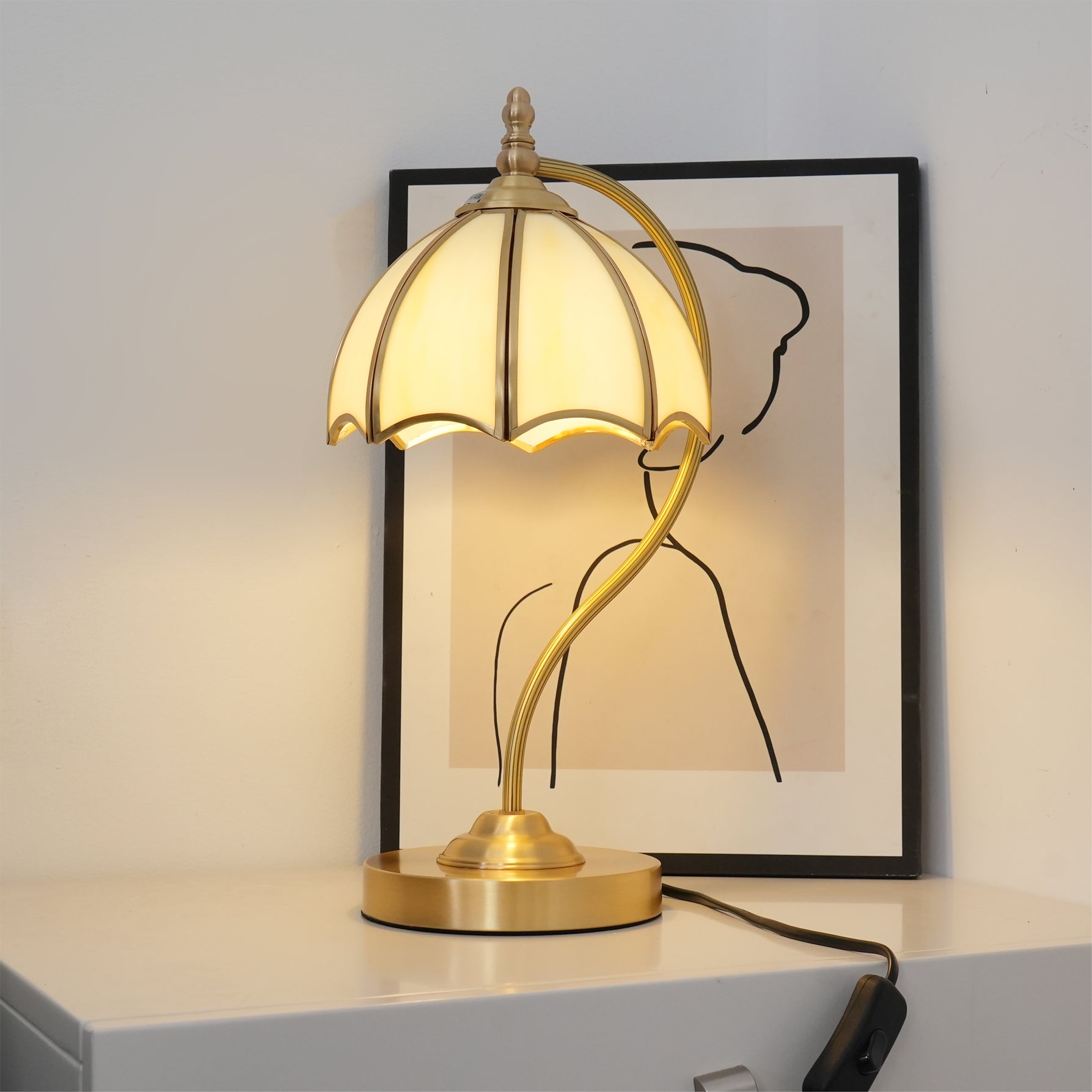 Lampe de Table en Laiton et Verre - Design Élégant en Forme de Parapluie