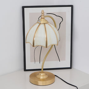 Lampe de Table en Laiton et Verre - Design Élégant en Forme de Parapluie