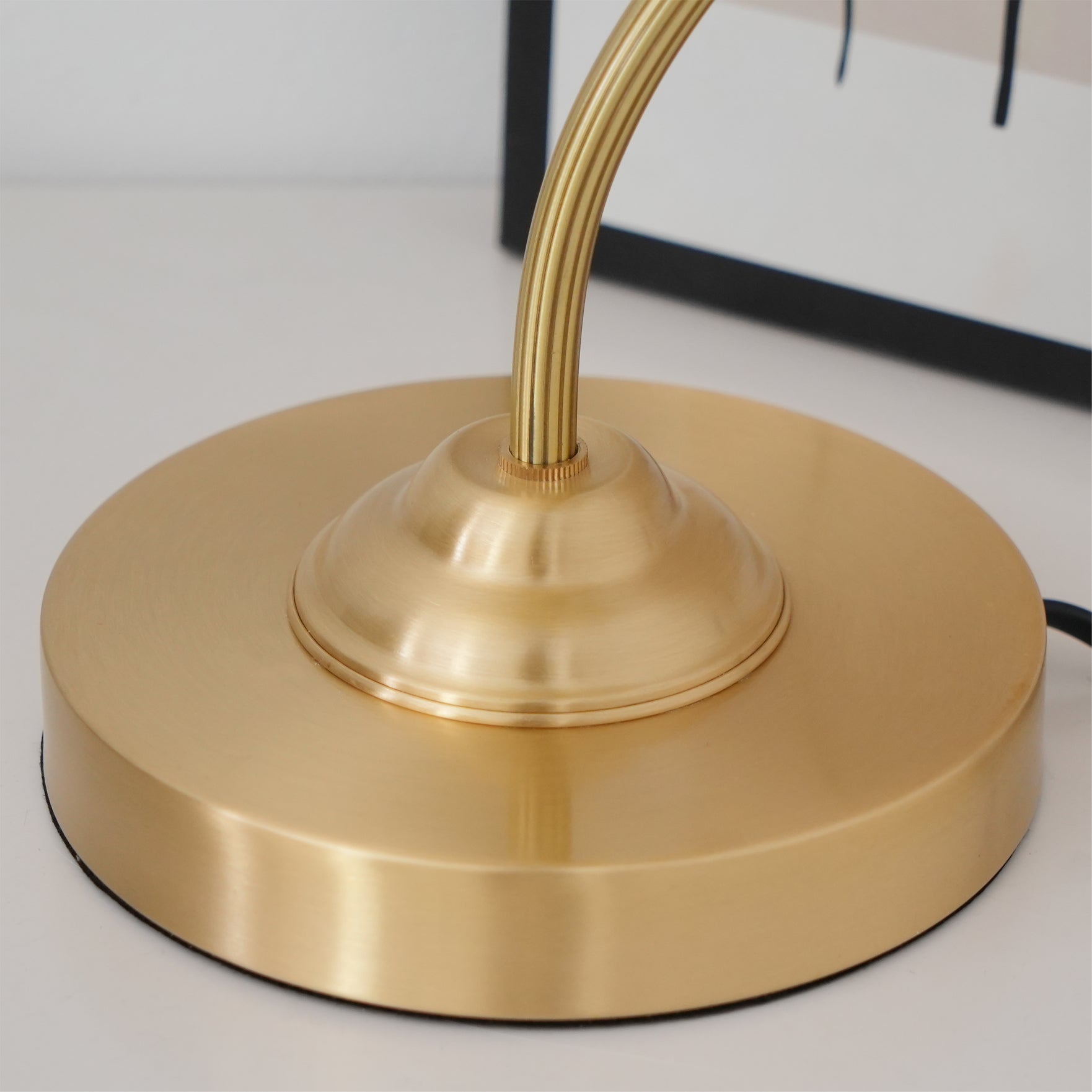 Lampe de Table en Laiton et Verre - Design Élégant en Forme de Parapluie