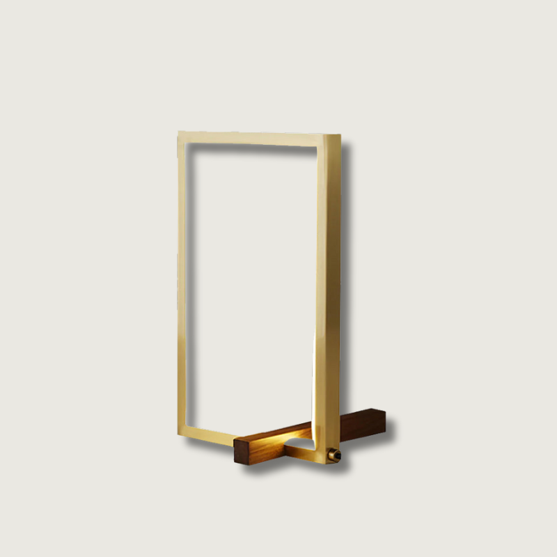 Lampe de Table en Cuivre et Noyer - Design Élégant et Éclairage Doux