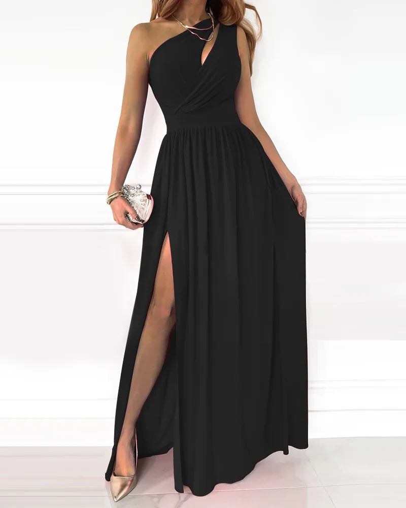 Robe Maxi Élégante pour Femmes - Encolure Diagonale et Détails Découpés