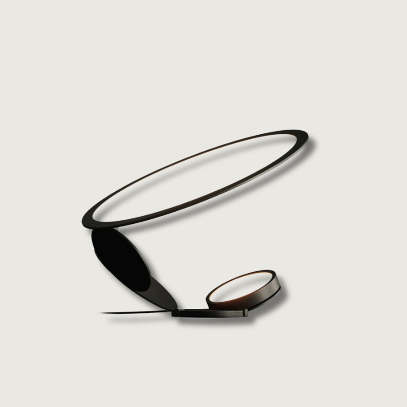 Lampe de Table Élégante - Détails Sculptés et Éclairage Atmosphérique