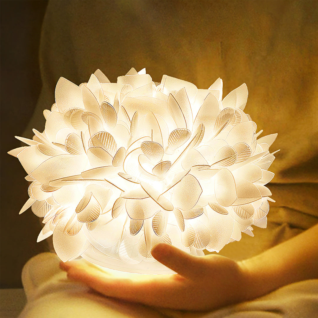 Lampe de Table Contemporaine - Éclairage Élégant avec Accent Floral