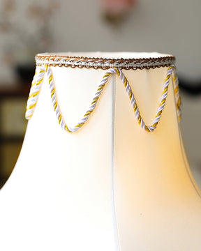 Lampe de Table Victorienne en Laiton - Élégance Classique avec Lumière Chaude