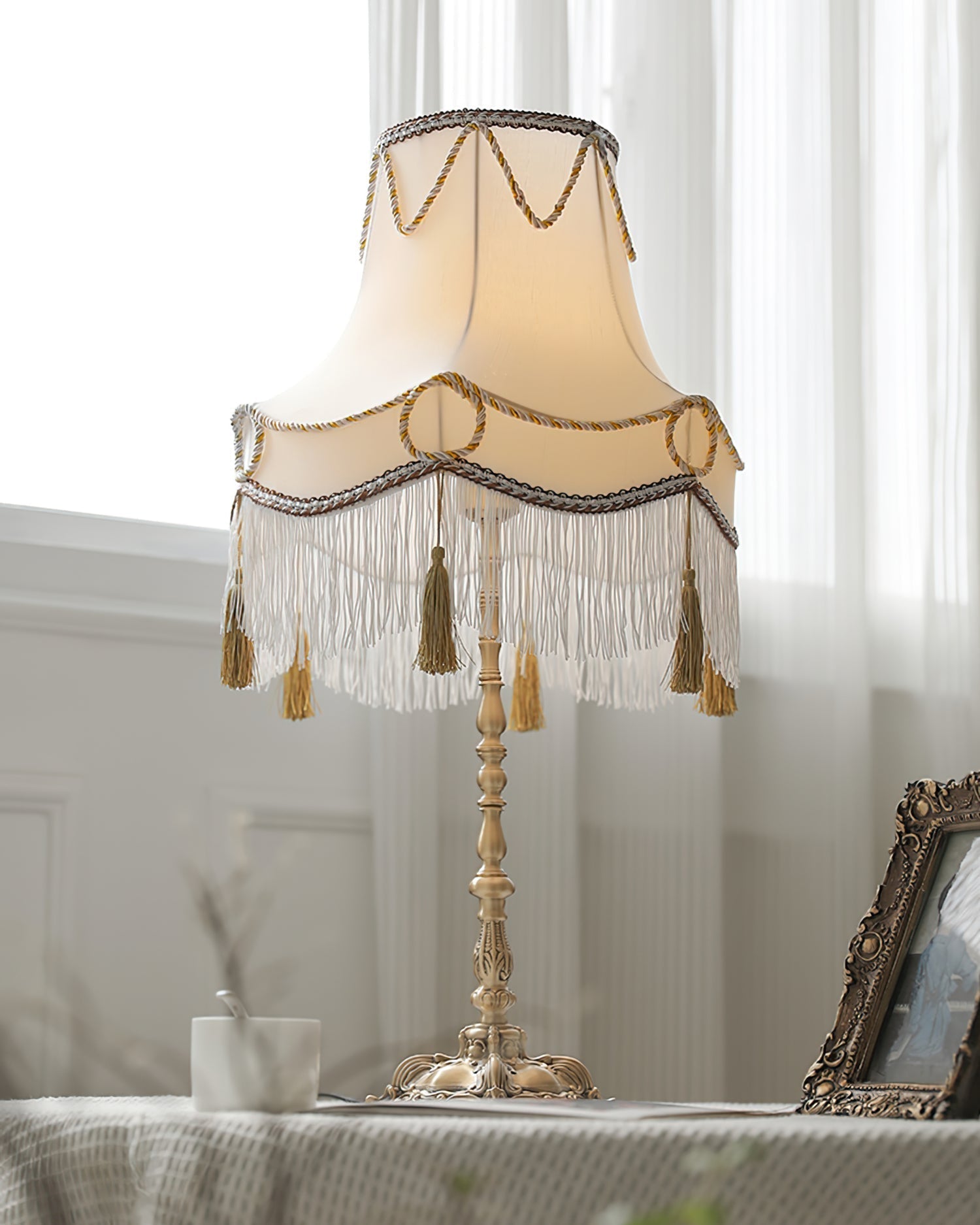 Lampe de Table Victorienne en Laiton - Élégance Classique avec Lumière Chaude