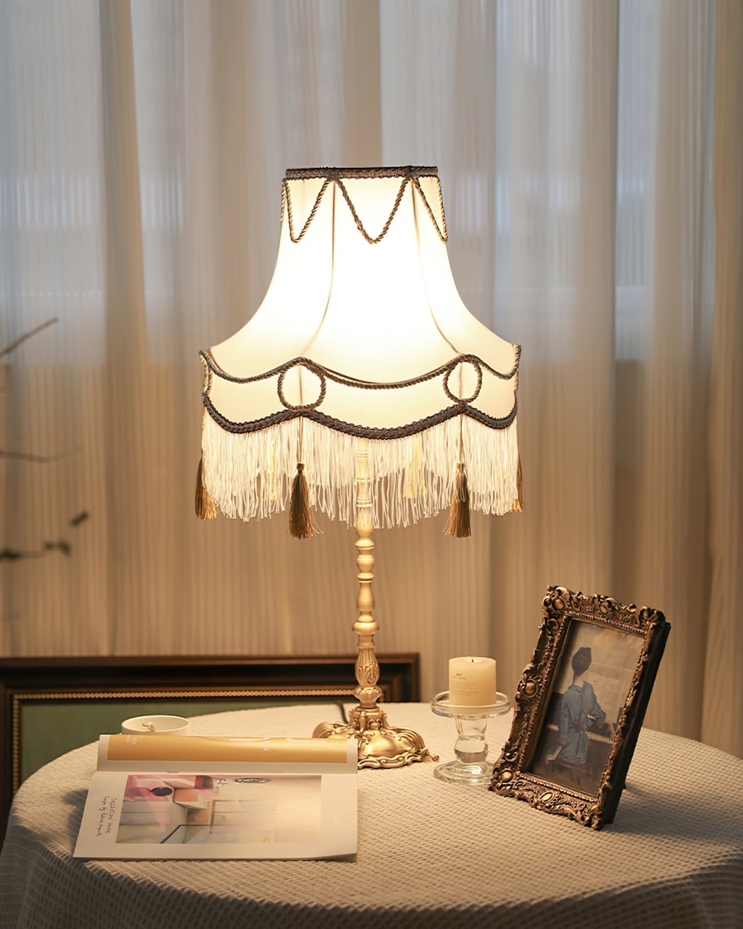 Lampe de Table Victorienne en Laiton - Élégance Classique avec Lumière Chaude