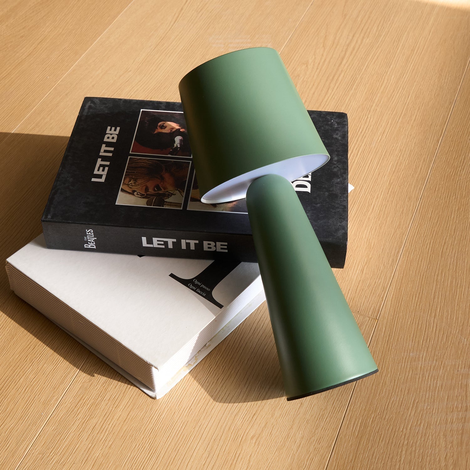 Lampe de Table Rechargeable - Design Minimaliste et Élégant