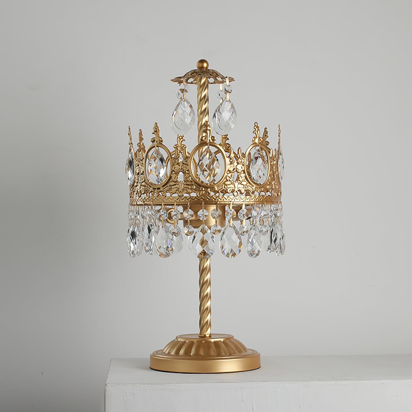 Lampe de Table en Cristal Doré - Élégante et Luxueuse pour Intérieur