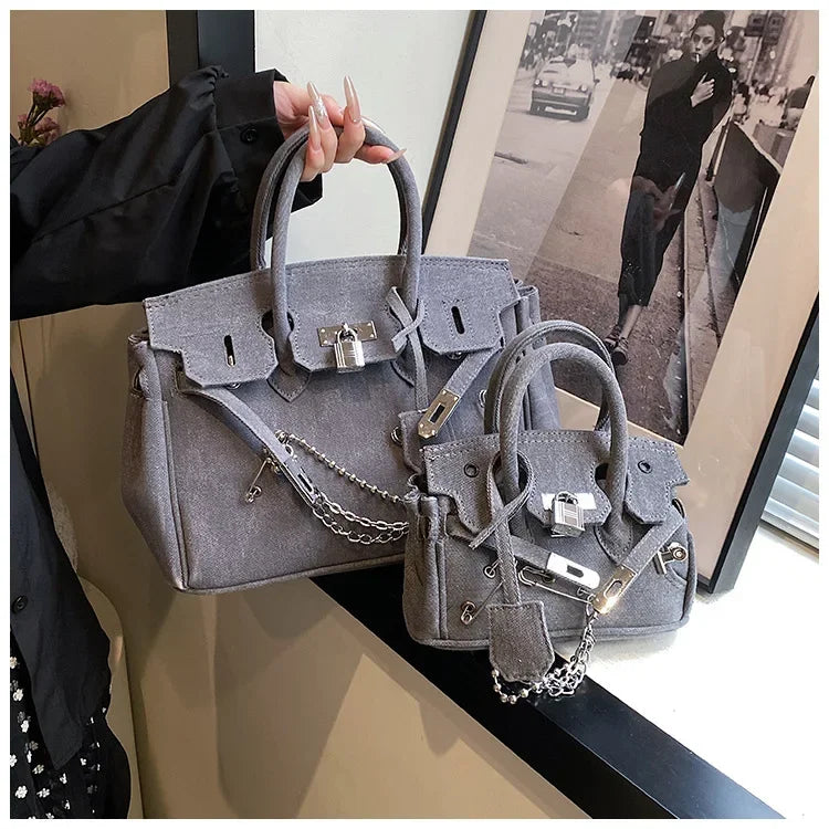 Sac à Bandoulière en Denim Vintage - Style Boho-Chic avec Détails Déchirés