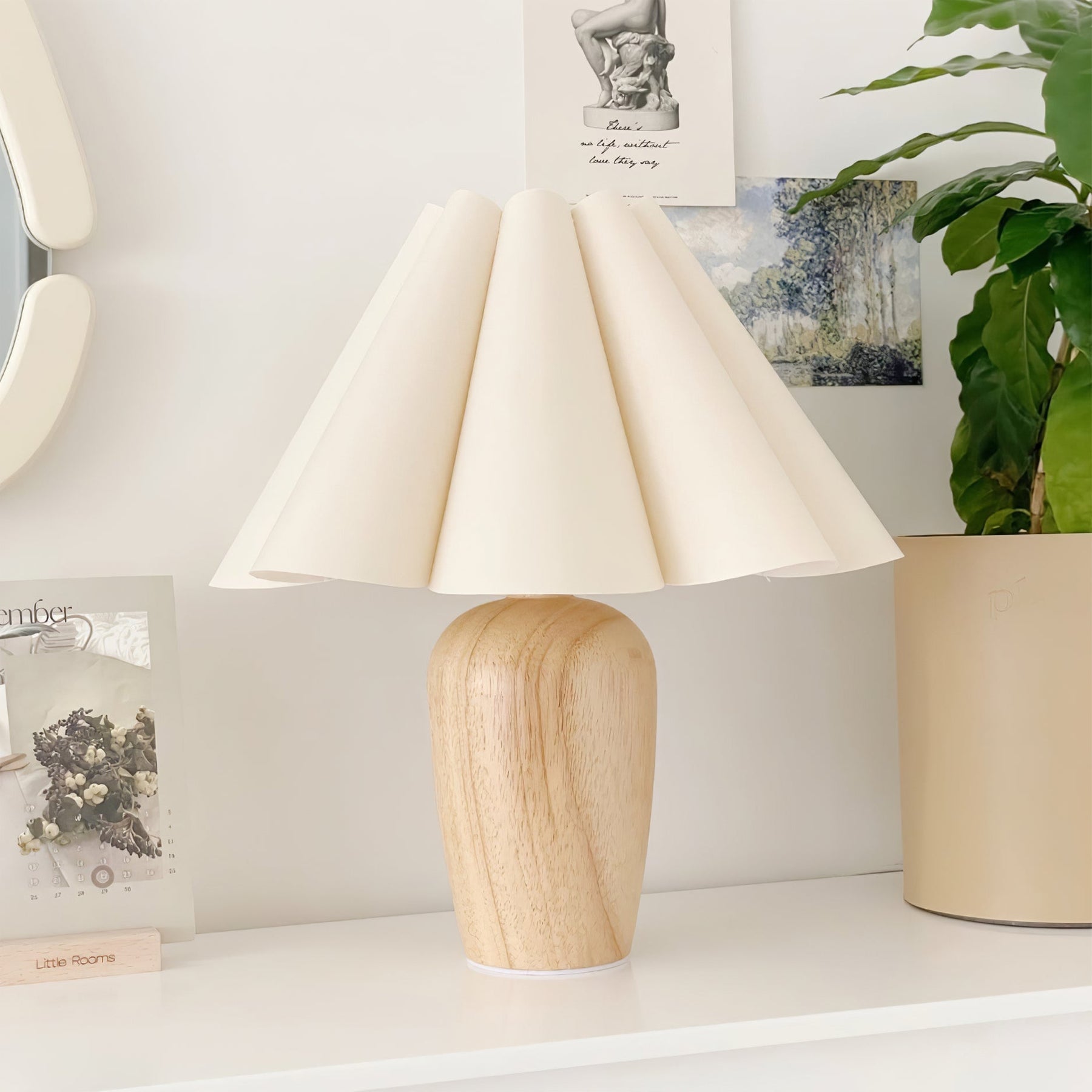 Lampe de Table Vintage en Velours - Abat-jour Plissé et Base en Bois