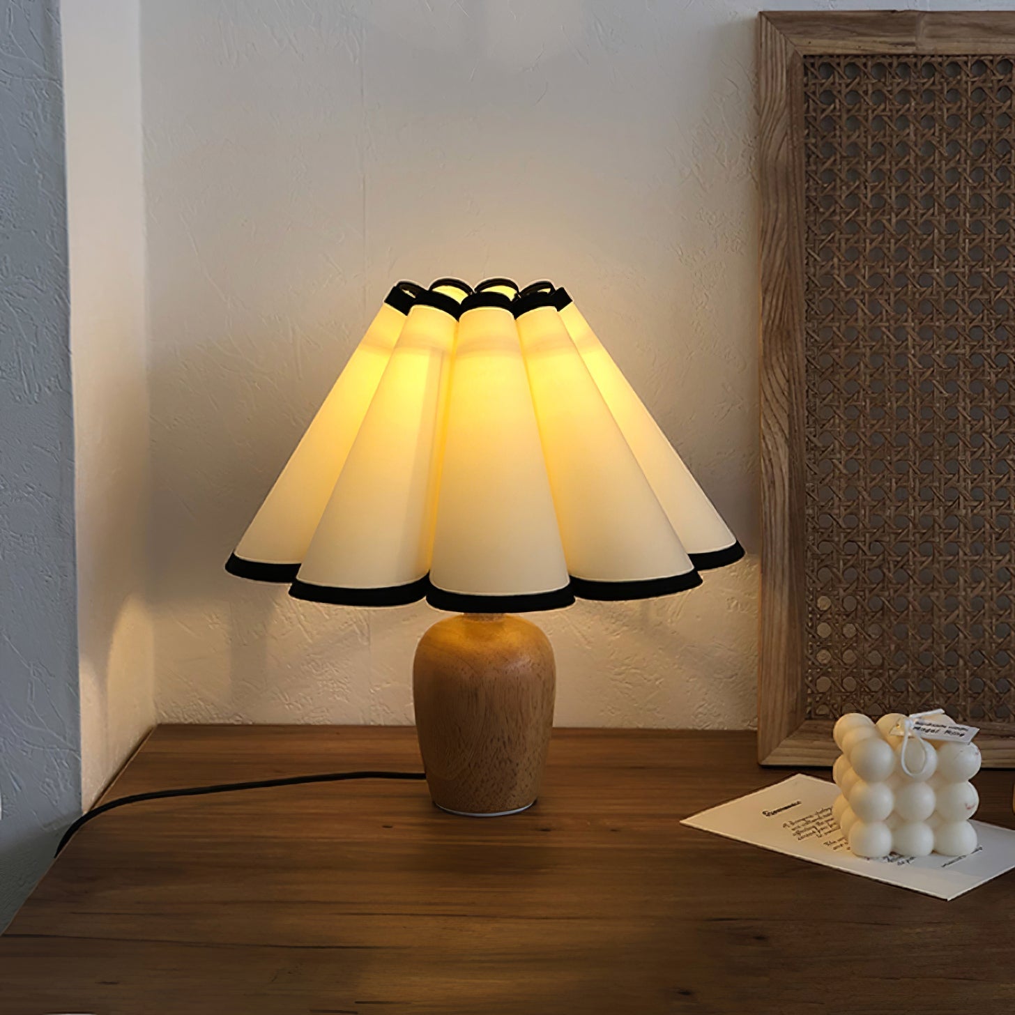 Lampe Tissée Vintage - Élégance et Lumière Chaleureuse
