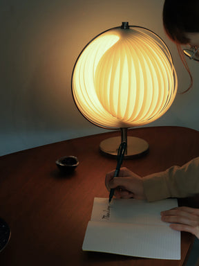 Lampe de Bureau Chrome Élégante - Design Rotatif et Ambiance Raffinée