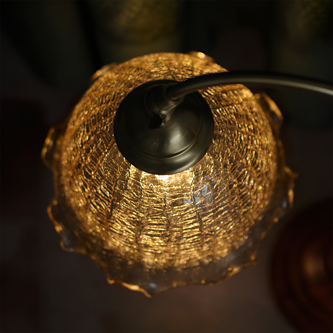 Lampe de Table Vintage en Verre Texturé - Douce Lueur et Charme Intemporel