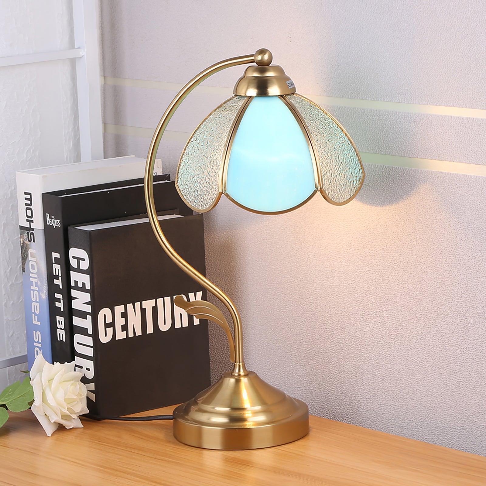 Lampe de Table en Verre Floral - Élégance et Charme Intemporel