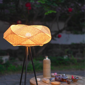 Lampe de Sol en Bambou - Design Contemporain et Éclairage Doux
