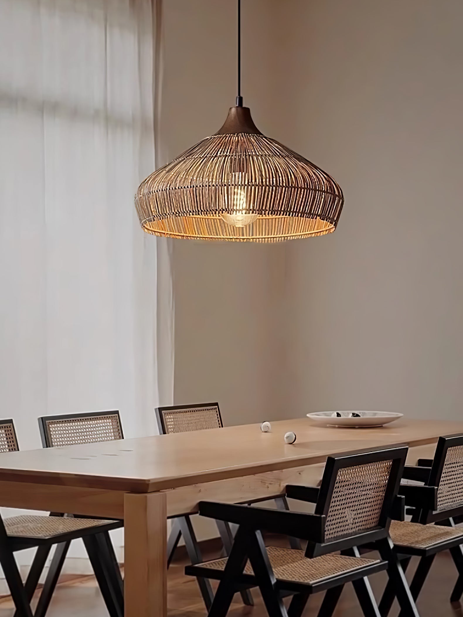 Lampe Suspendue en Rotin Tressé - Éclairage Bohémien pour Intérieurs Chaleureux