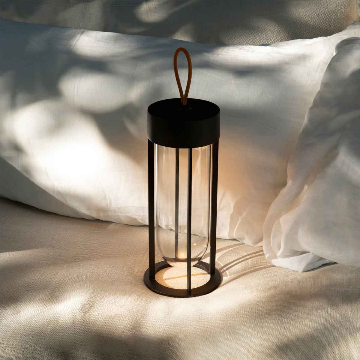 Lampe LED Dimmable pour Intérieur - Éclairage Pratique et Économe en Énergie