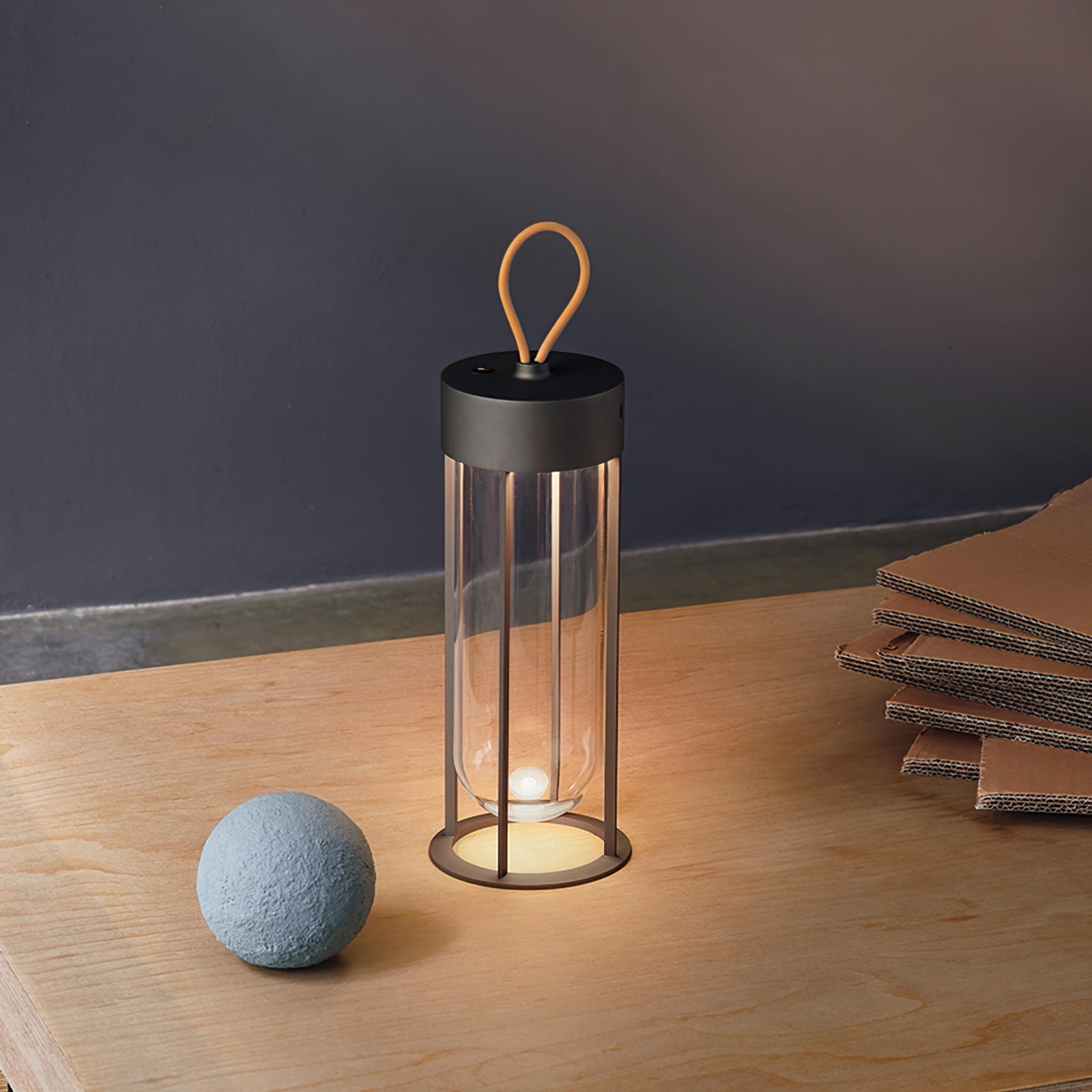 Lampe LED Dimmable pour Intérieur - Éclairage Pratique et Économe en Énergie