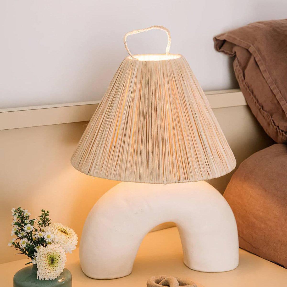 Lampe de Table Élégante - Fabrication Artisanale et Énergie Efficace