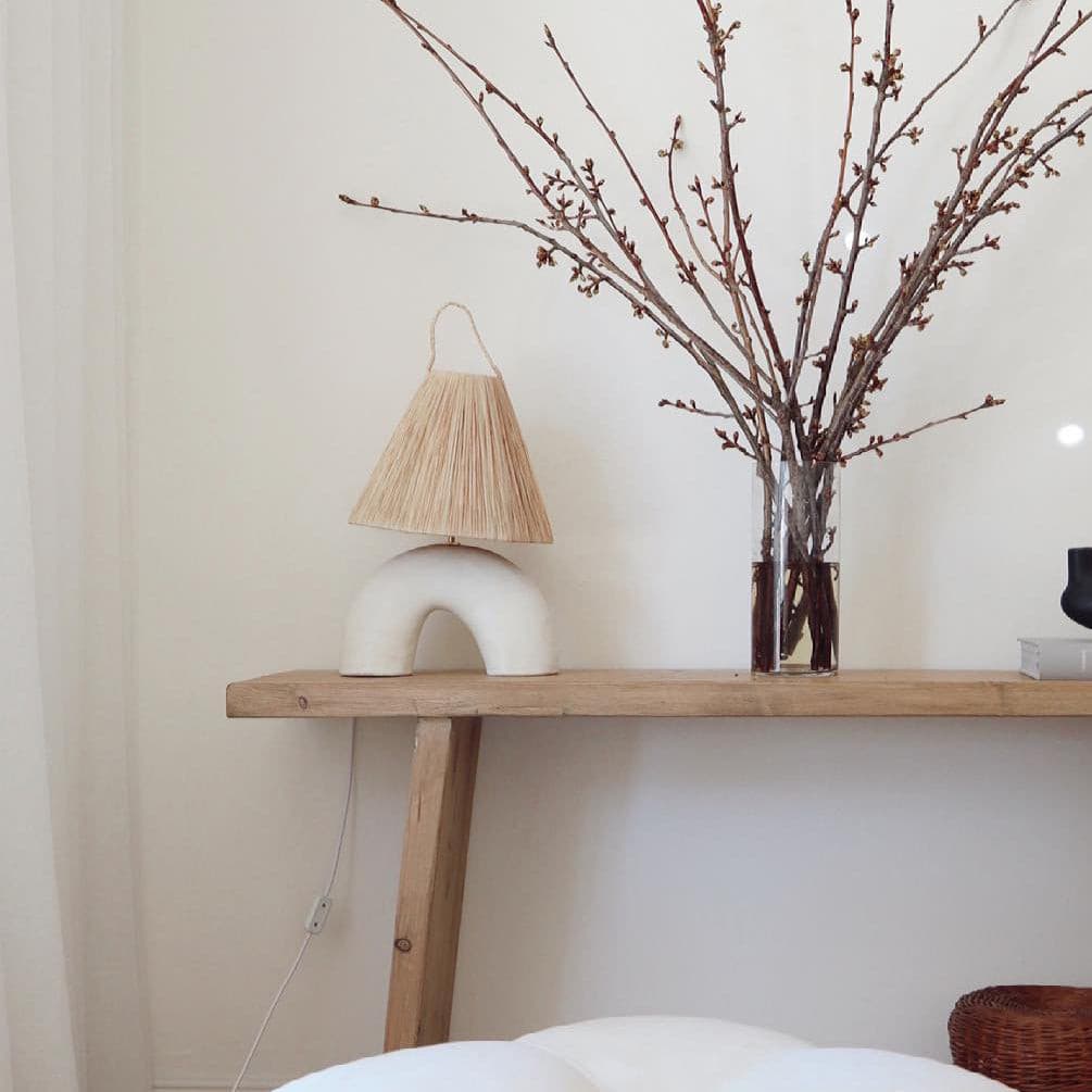 Lampe de Table Élégante - Fabrication Artisanale et Énergie Efficace