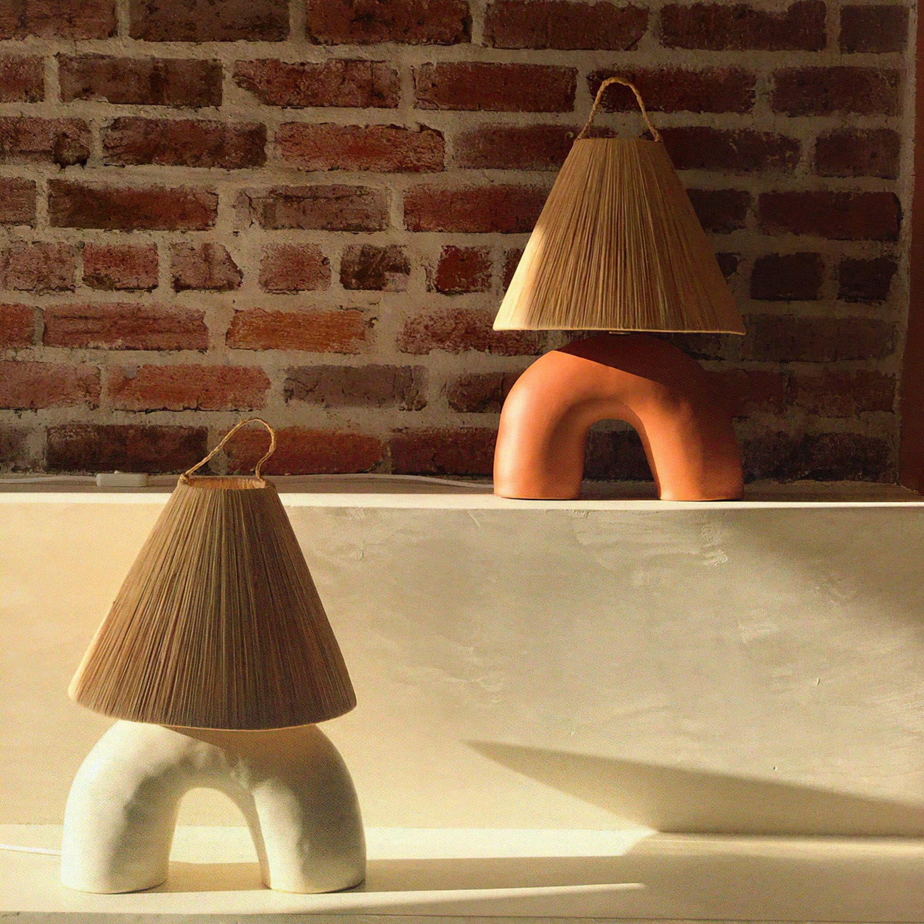 Lampe de Table Élégante - Fabrication Artisanale et Énergie Efficace