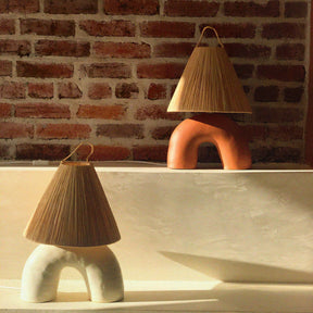 Lampe de Table Élégante - Fabrication Artisanale et Énergie Efficace