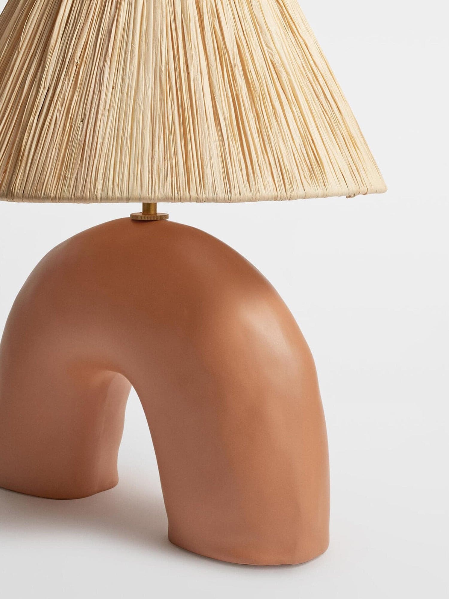Lampe de Table Élégante - Fabrication Artisanale et Énergie Efficace