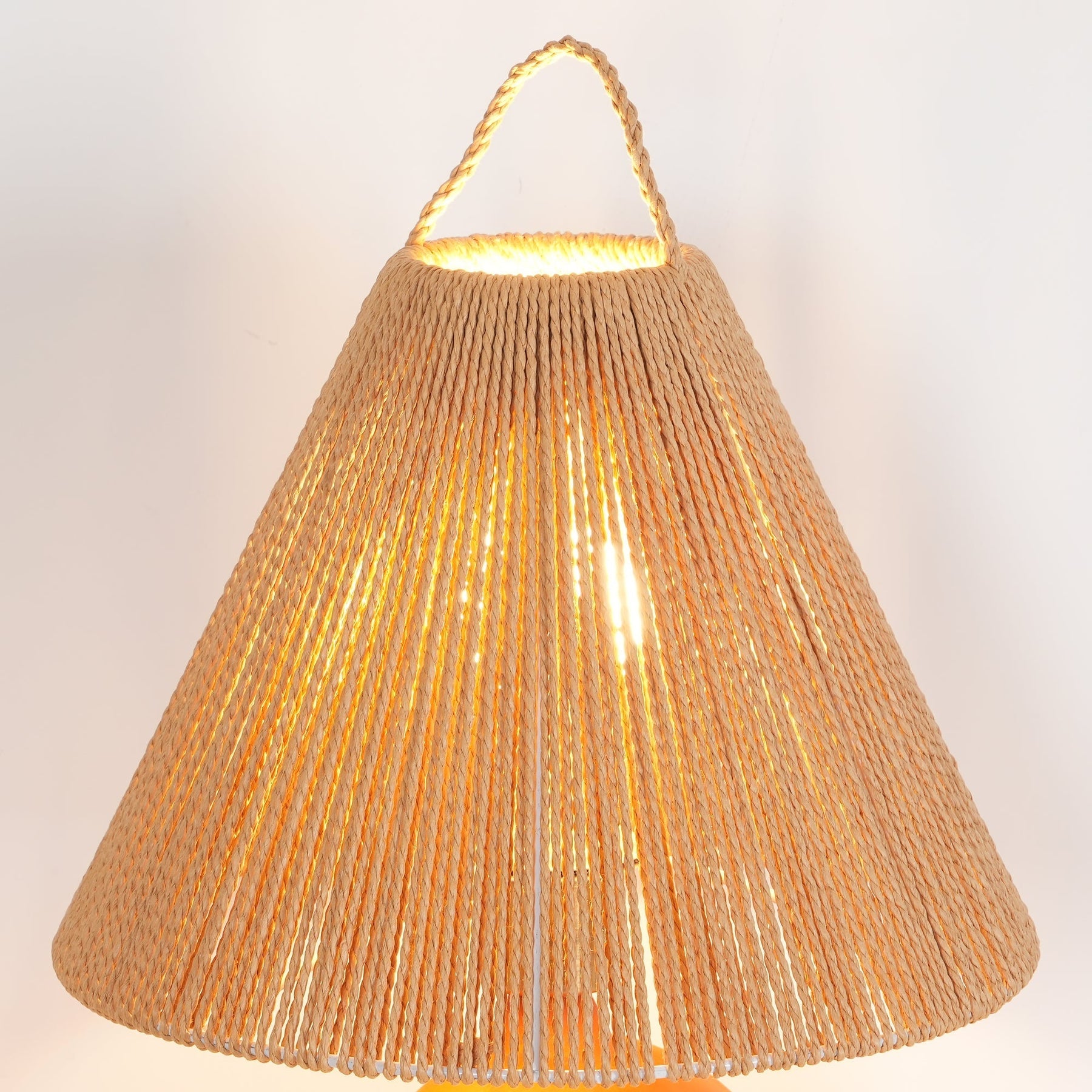 Lampe de Table Élégante - Fabrication Artisanale et Énergie Efficace