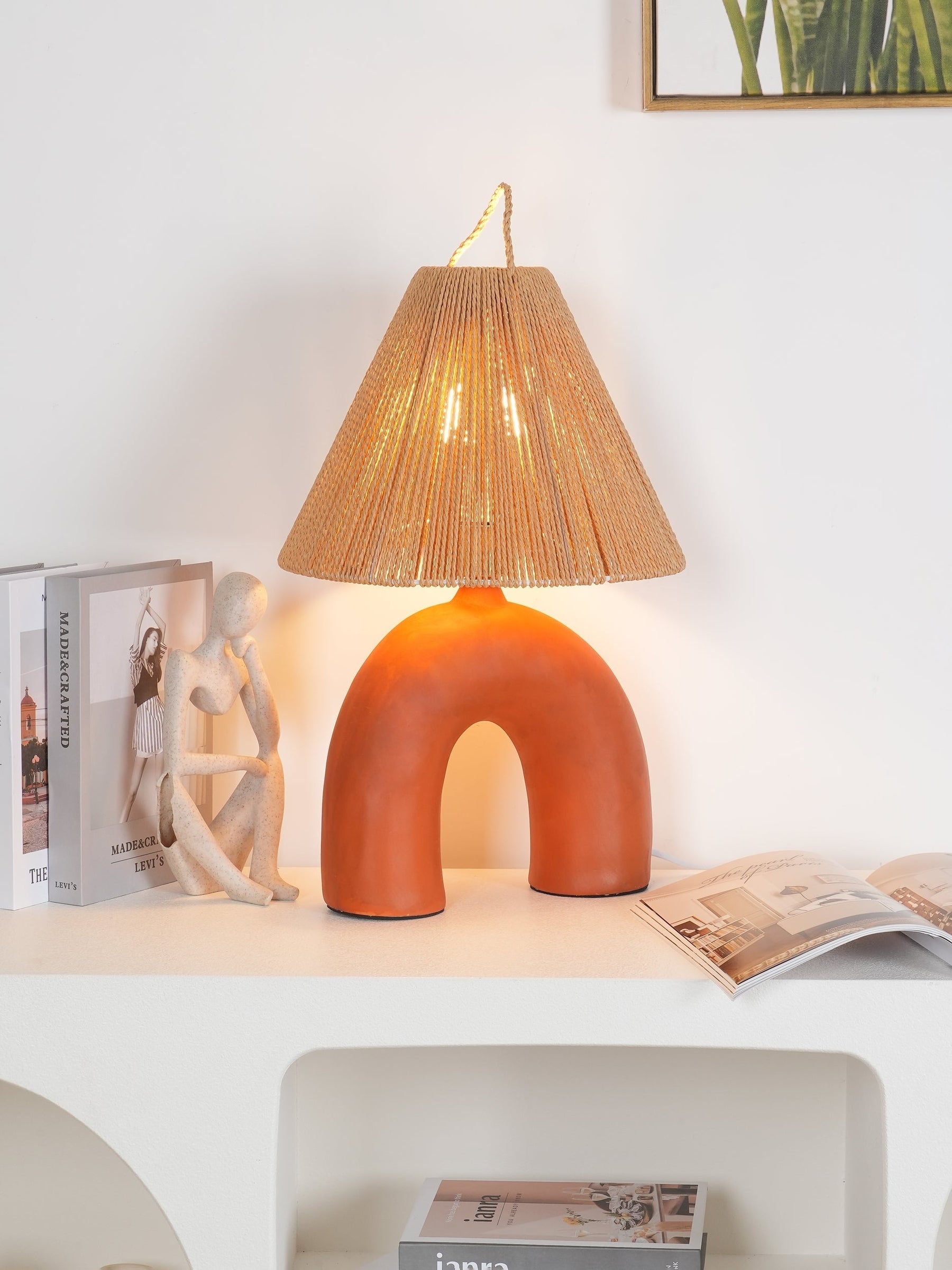 Lampe de Table Élégante - Fabrication Artisanale et Énergie Efficace