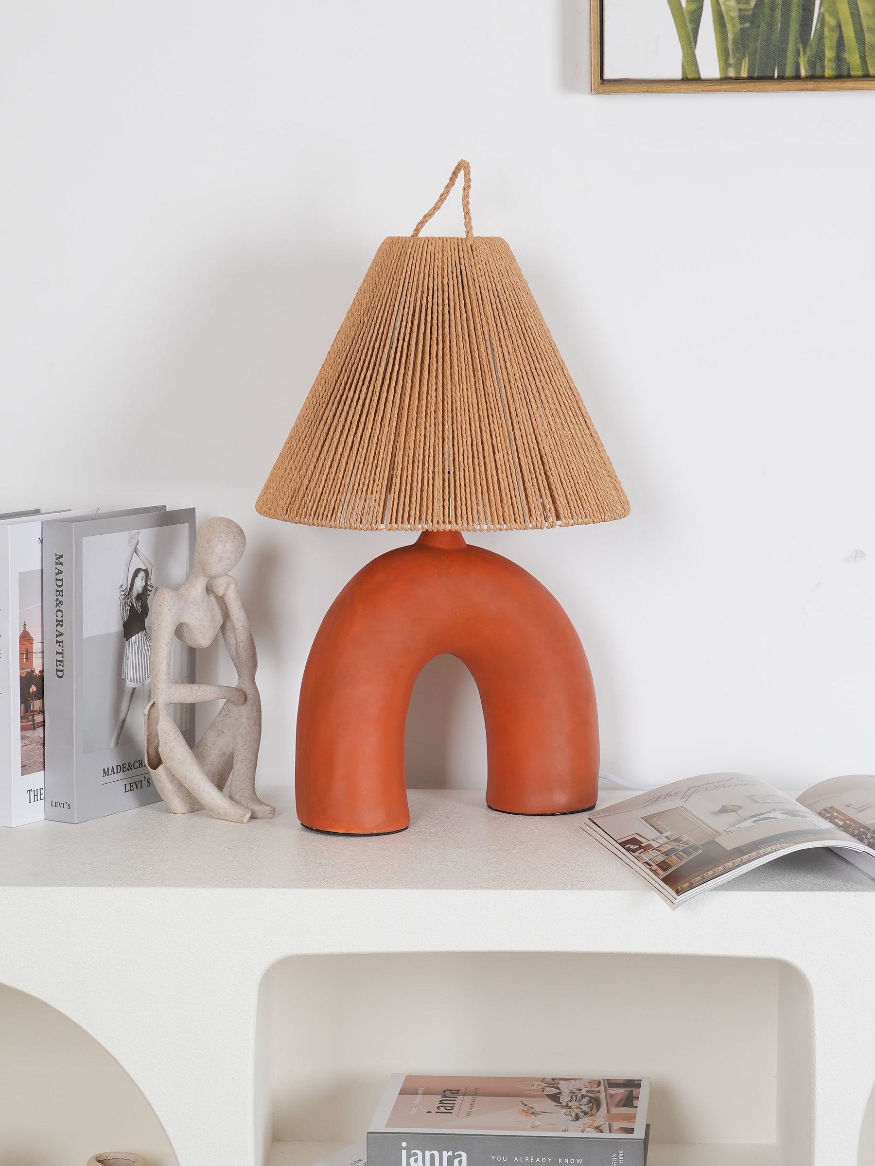 Lampe de Table Élégante - Fabrication Artisanale et Énergie Efficace