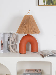 Lampe de Table Élégante - Fabrication Artisanale et Énergie Efficace