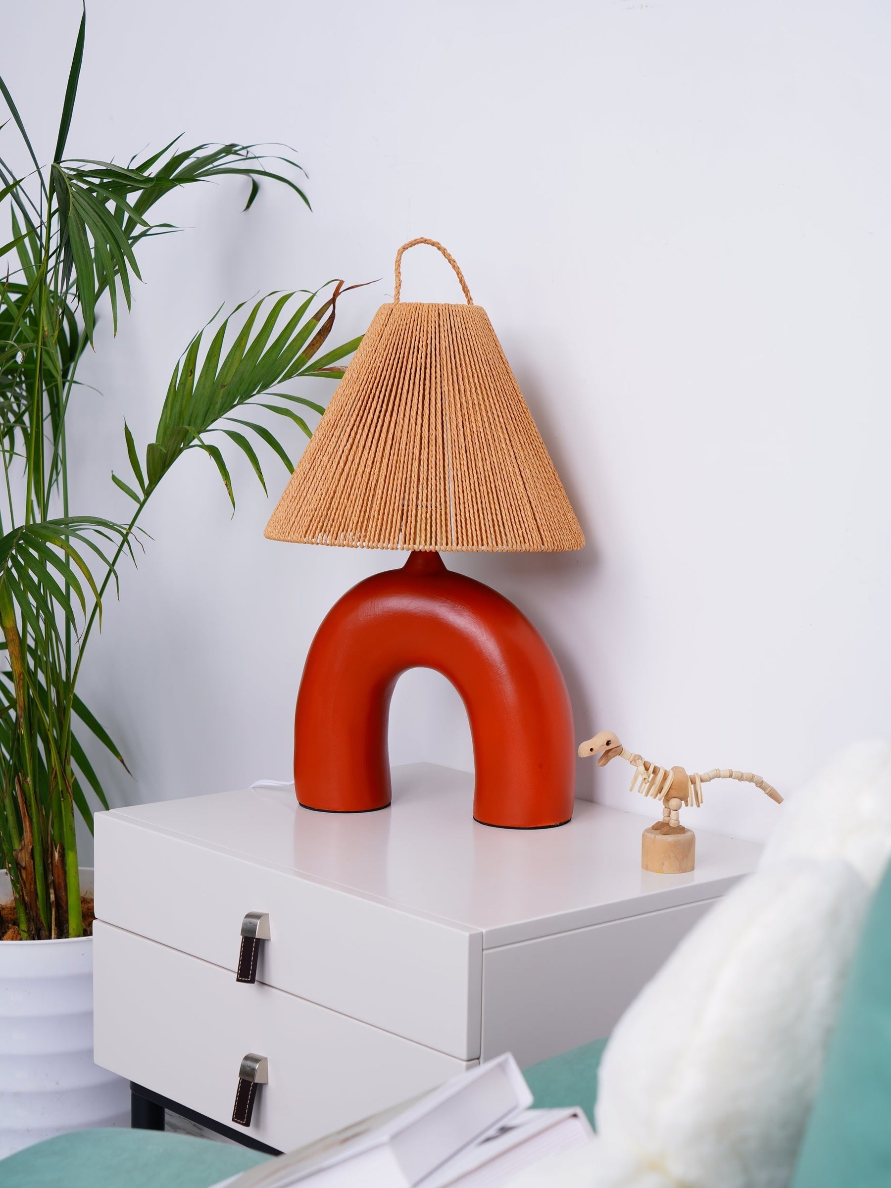 Lampe de Table Élégante - Fabrication Artisanale et Énergie Efficace