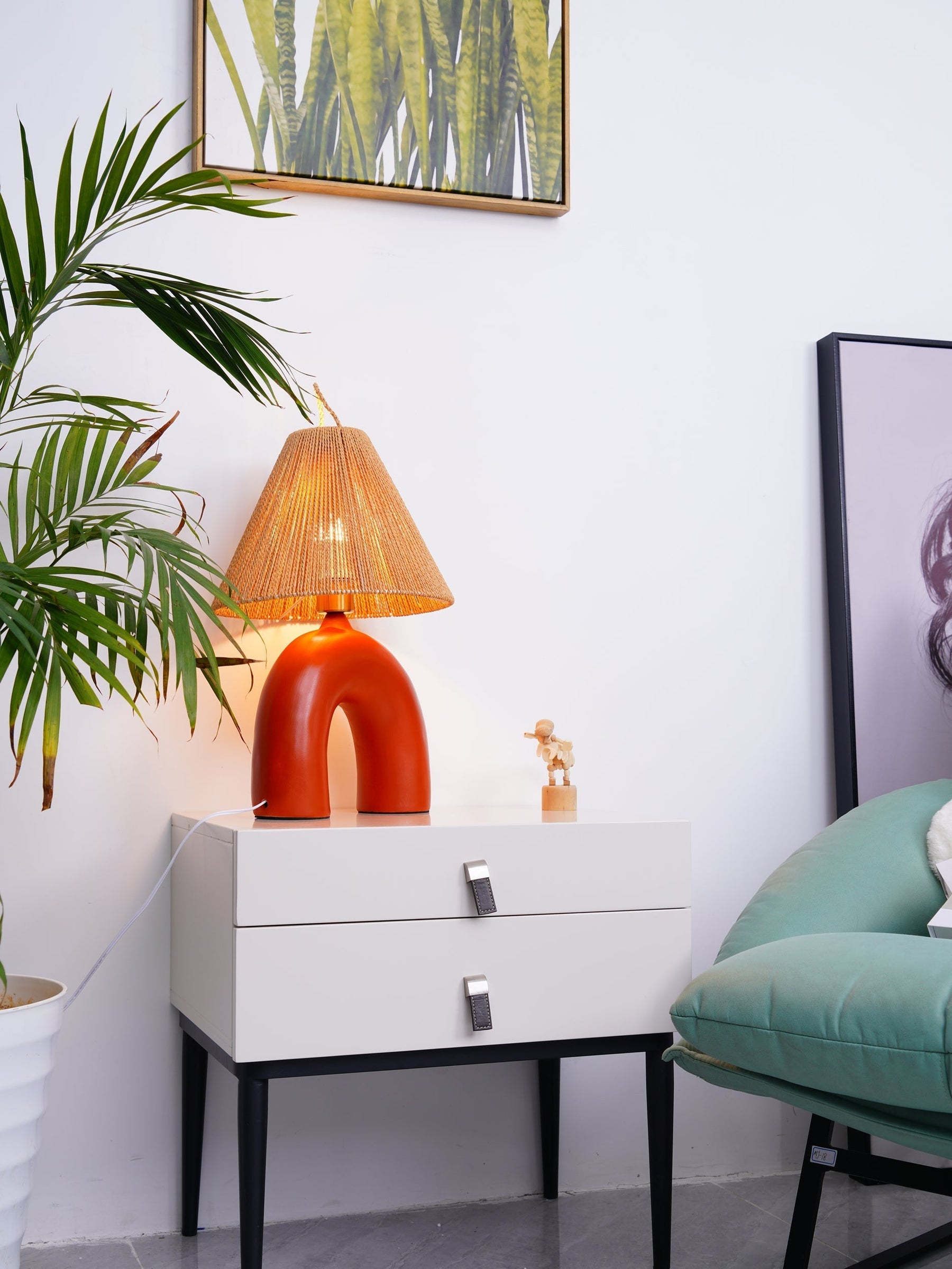 Lampe de Table Élégante - Fabrication Artisanale et Énergie Efficace