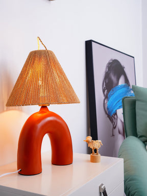 Lampe de Table Élégante - Fabrication Artisanale et Énergie Efficace