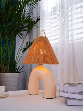 Lampe de Table Élégante - Fabrication Artisanale et Énergie Efficace