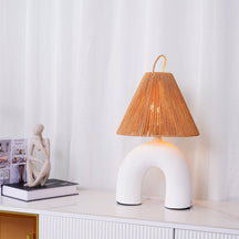 Lampe de Table Élégante - Fabrication Artisanale et Énergie Efficace