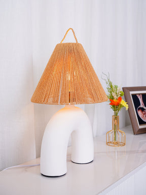 Lampe de Table Élégante - Fabrication Artisanale et Énergie Efficace