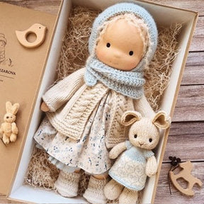 Poupée Waldorf Artisanale pour Enfants - Éveille l'Imagination et la Créativité