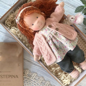 Poupée Waldorf Artisanale pour Enfants - Éveille l'Imagination et la Créativité