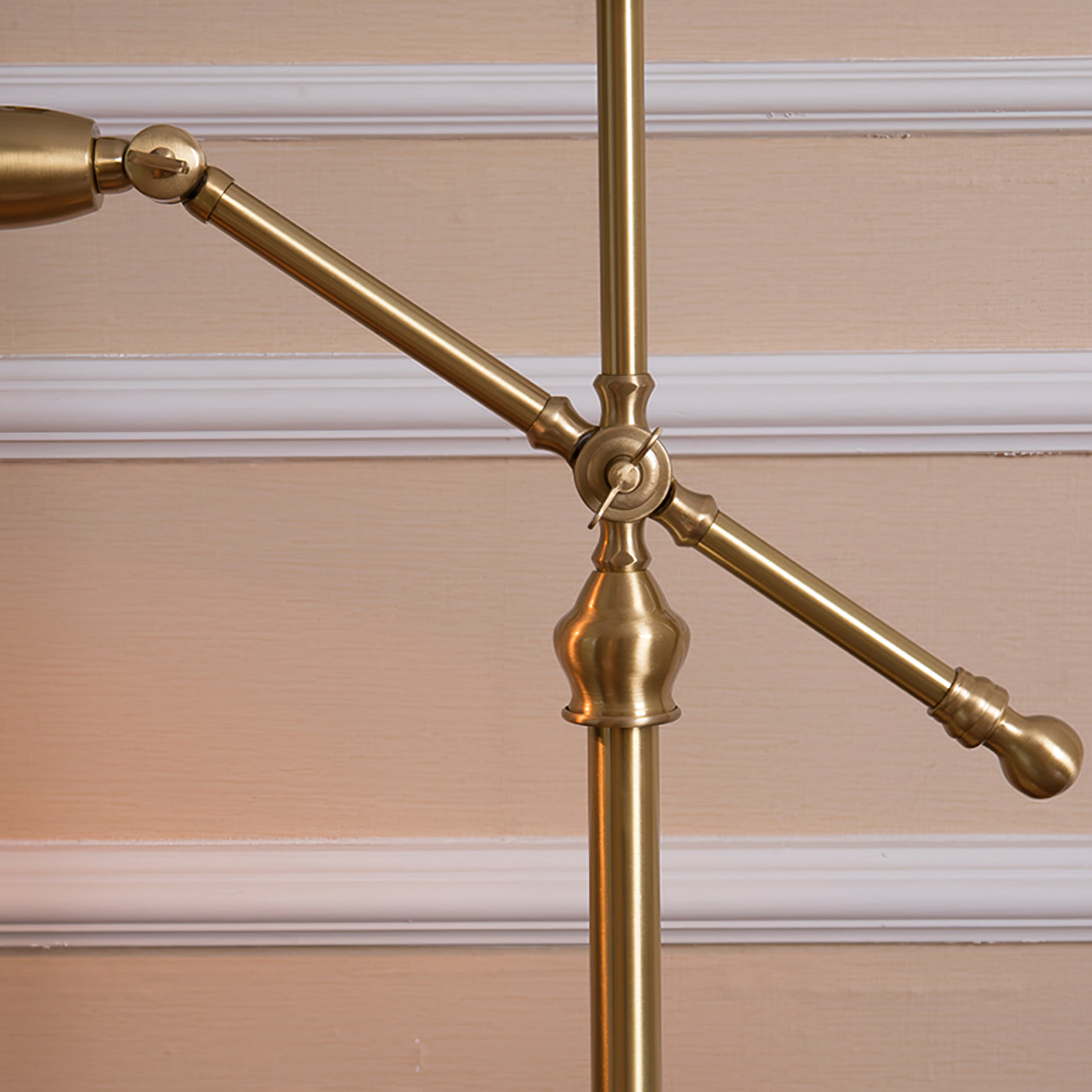 Lampe de Table en Laiton - Éclairage Élégant et Ajustable