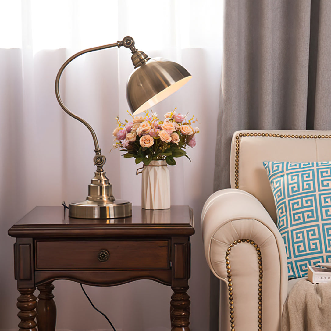 Lampe de Table en Laiton - Éclairage Élégant et Ajustable