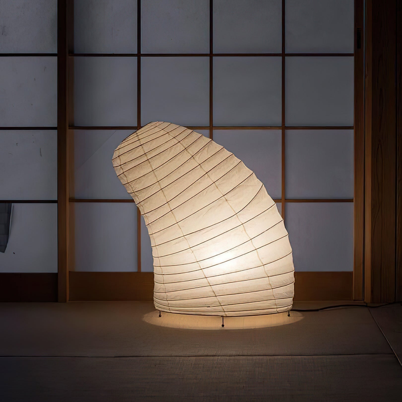 Lampe de Table en Papier de Mûrier - Design Organique et Élégant