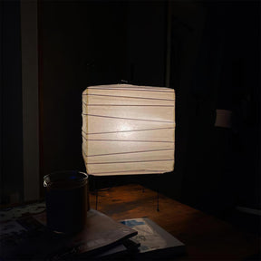 Lampe en Papier de Mûrier - Design Organique et Artisanat Raffiné
