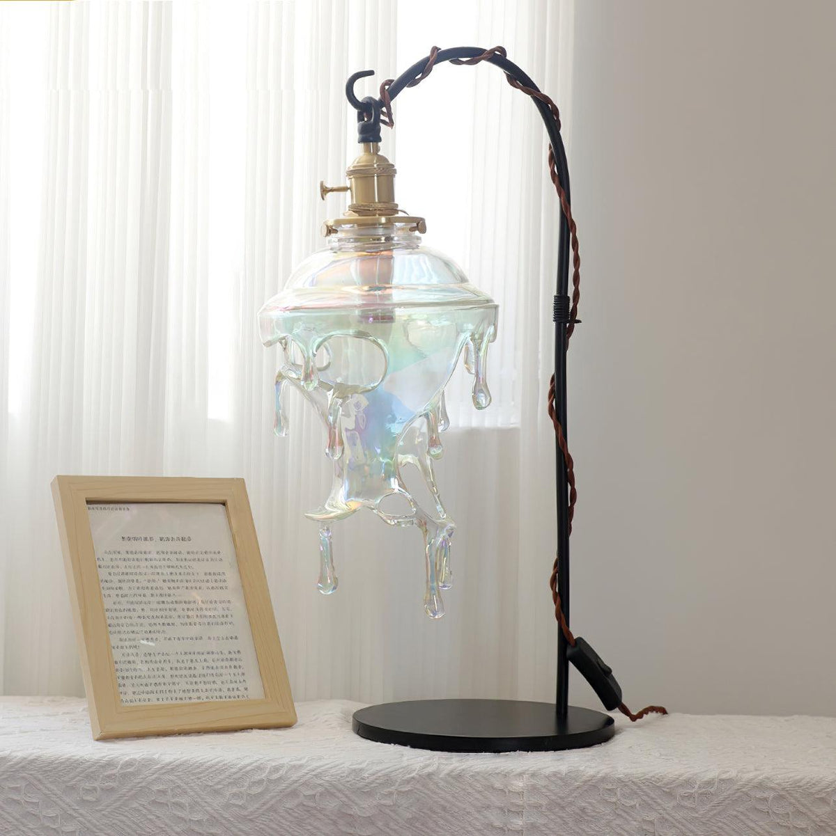 Lampe de Table en Résine - Design Organique et Éthéré