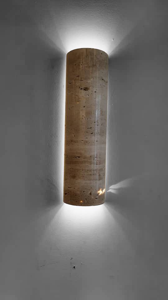 Lampe Murale en Travertin - Éclairage Chaud et Accueillant