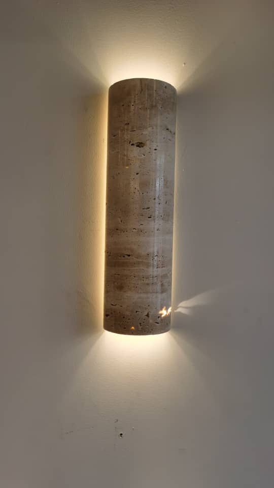 Lampe Murale en Travertin - Éclairage Chaud et Accueillant