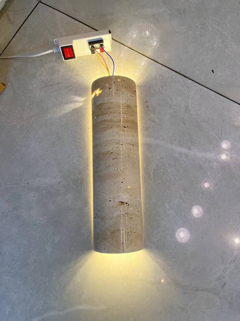 Lampe Murale en Travertin - Éclairage Chaud et Accueillant