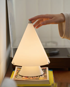 Lampe de Table Moderne en Métal - Éclairage Uniforme et Design Élégant